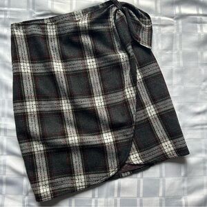 Forenza Vintage Wool Blend Black & Grey Mini Plaid Wrap Skirt